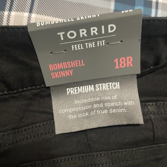 Torrid Bombshell Ripped Skinny Jeans 18R - Picture 6 of 6